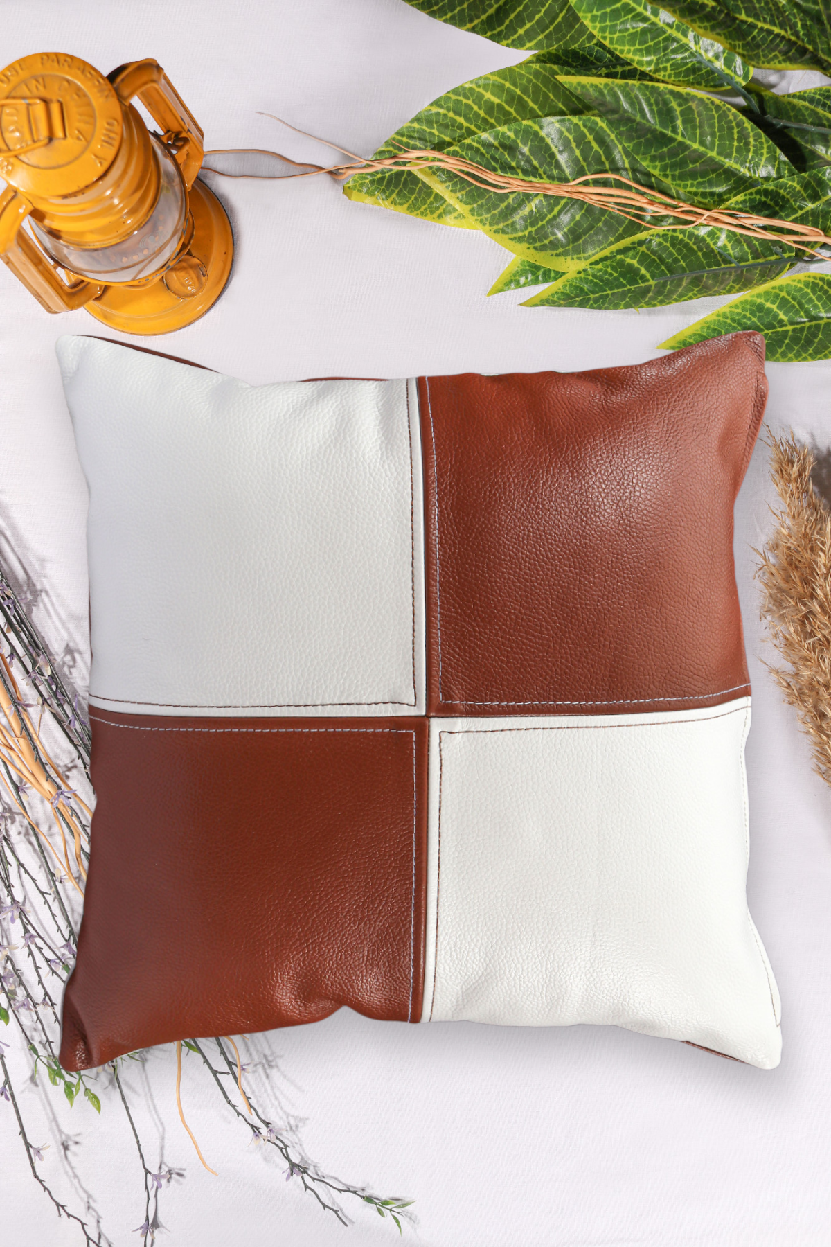 45x45 cm (18"x18") Taba - Beyaz %100 Dana Derisi Yastık Kılıfı - Kanepe, Sandalye Minderi