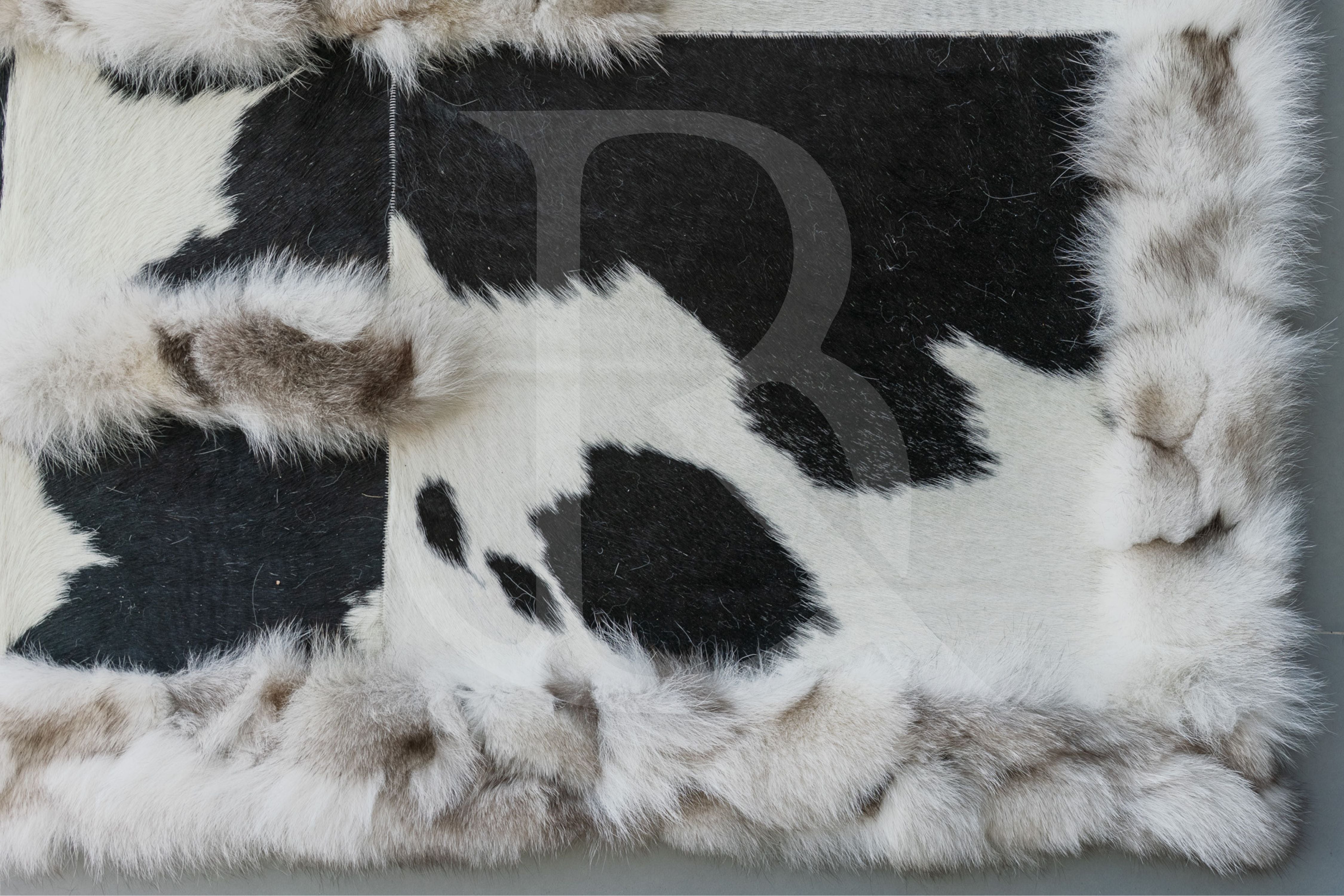 Tilki Kürkü Süslemeli Patchwork Cowhide Halı